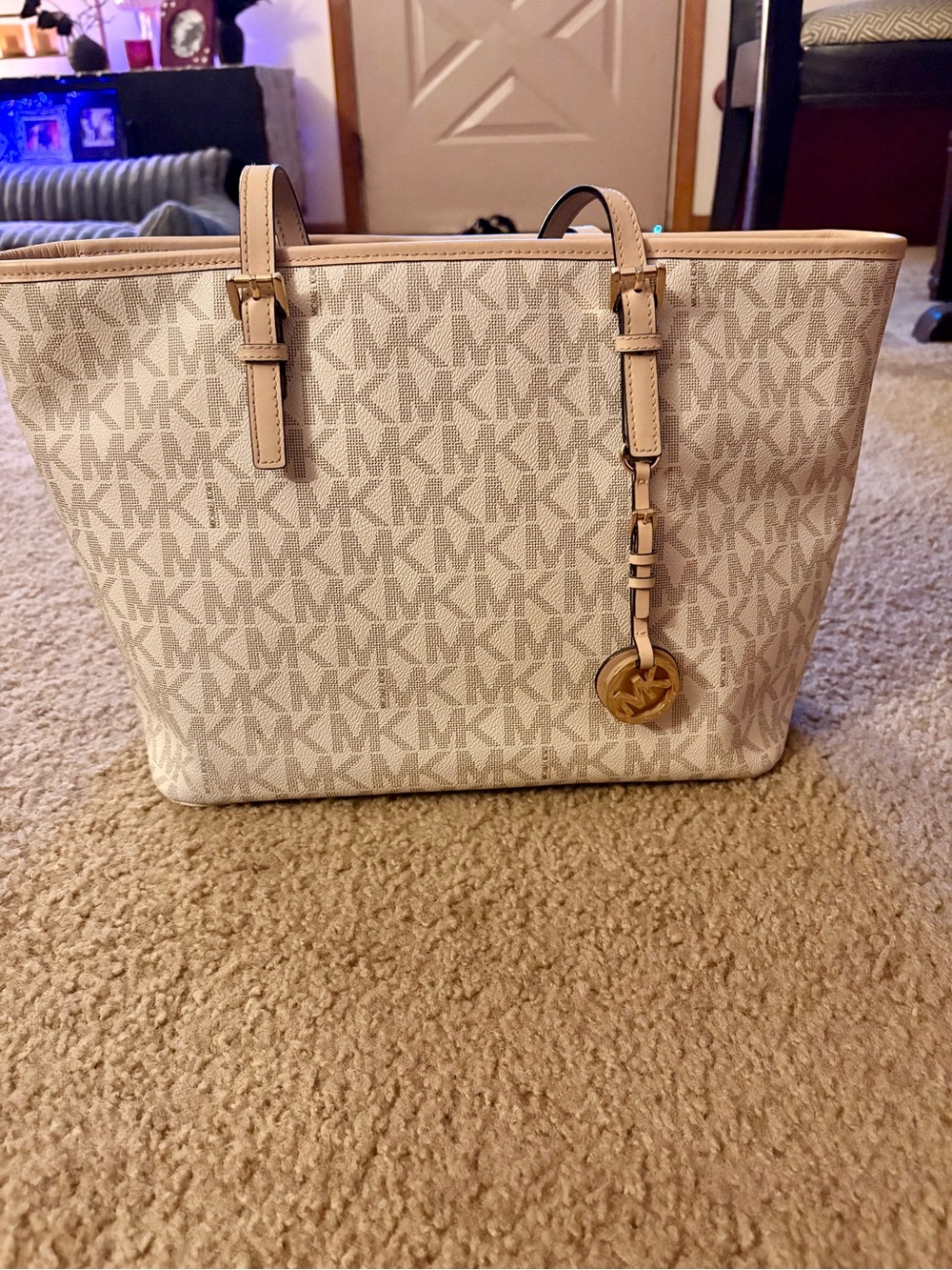 Michael Kors Jet Set Charm Bag